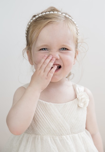 enfant fille mimi