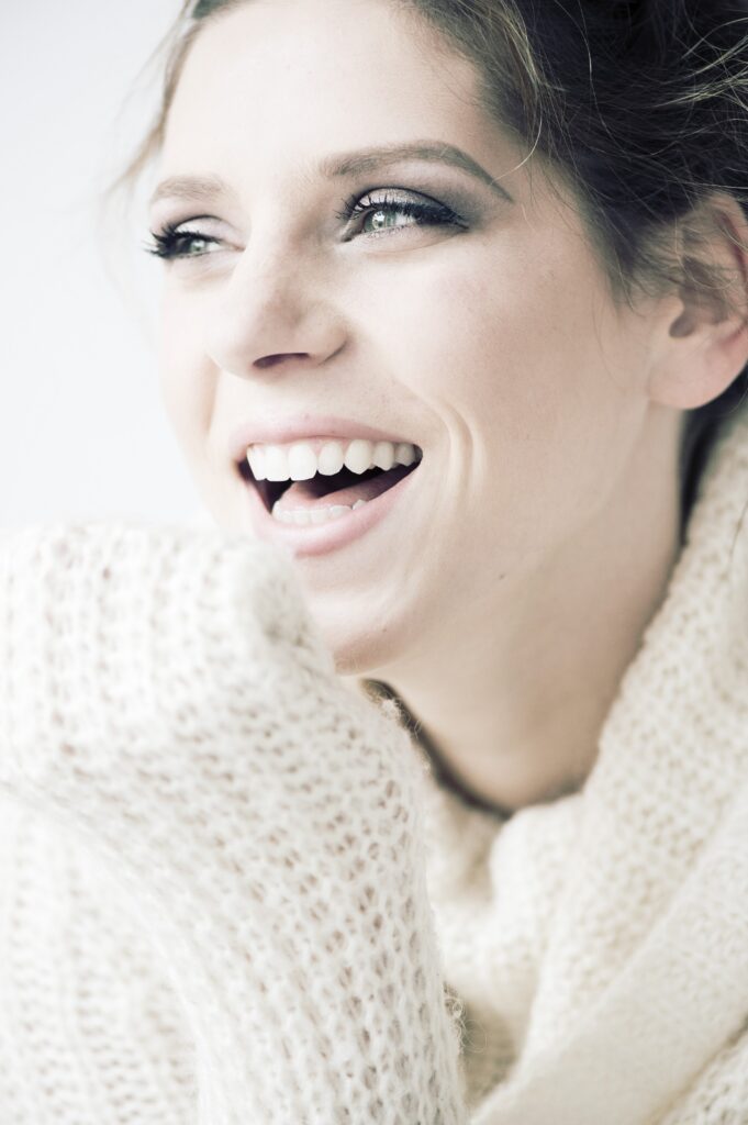 femme rire CTA news