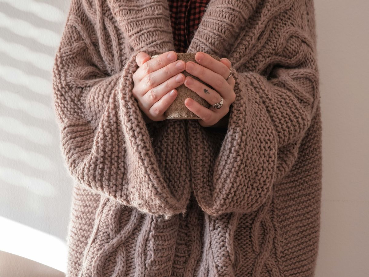 prendre soin de soi moment cosy femme tasse